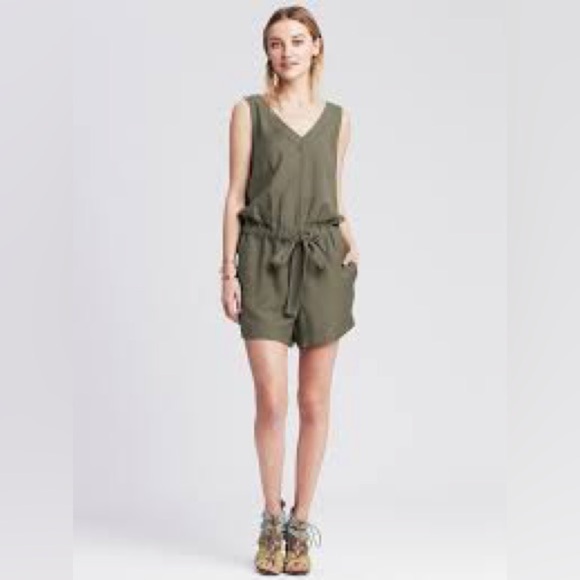 Banana Republic V-Neck Jolie Sleeveless Modal Romper In Tigers Eye Green Size 6 - Picture 1 of 11